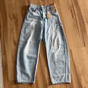 Levi's Women’s Cinch Barrel Jeans